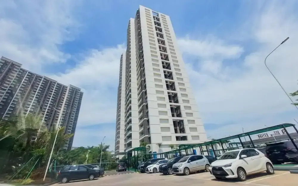 Spacious and Good Location 3BR at Sky House BSD Apartment