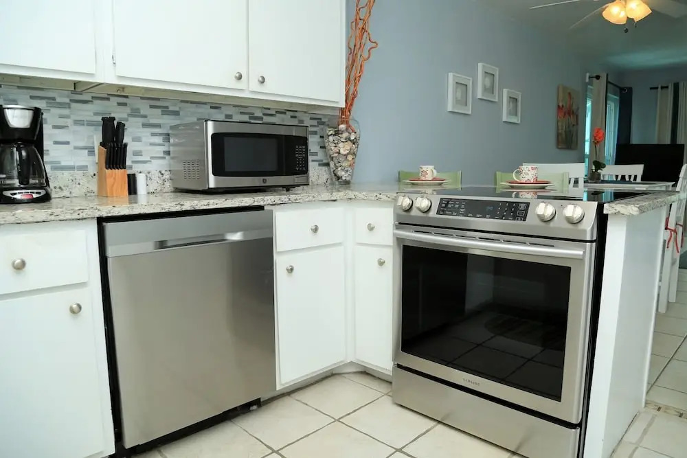 Harbor House B17 2 Bedrooms 2 Bathrooms Condo