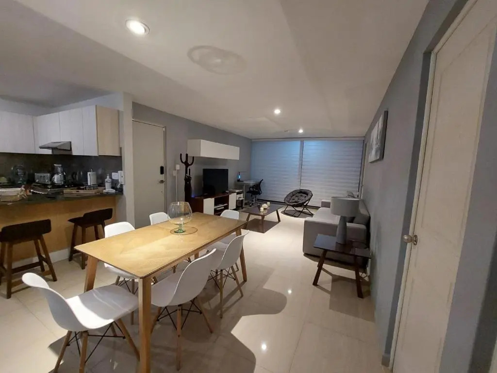 Business Apartment Spacious 2BR Near Plaza Cristal