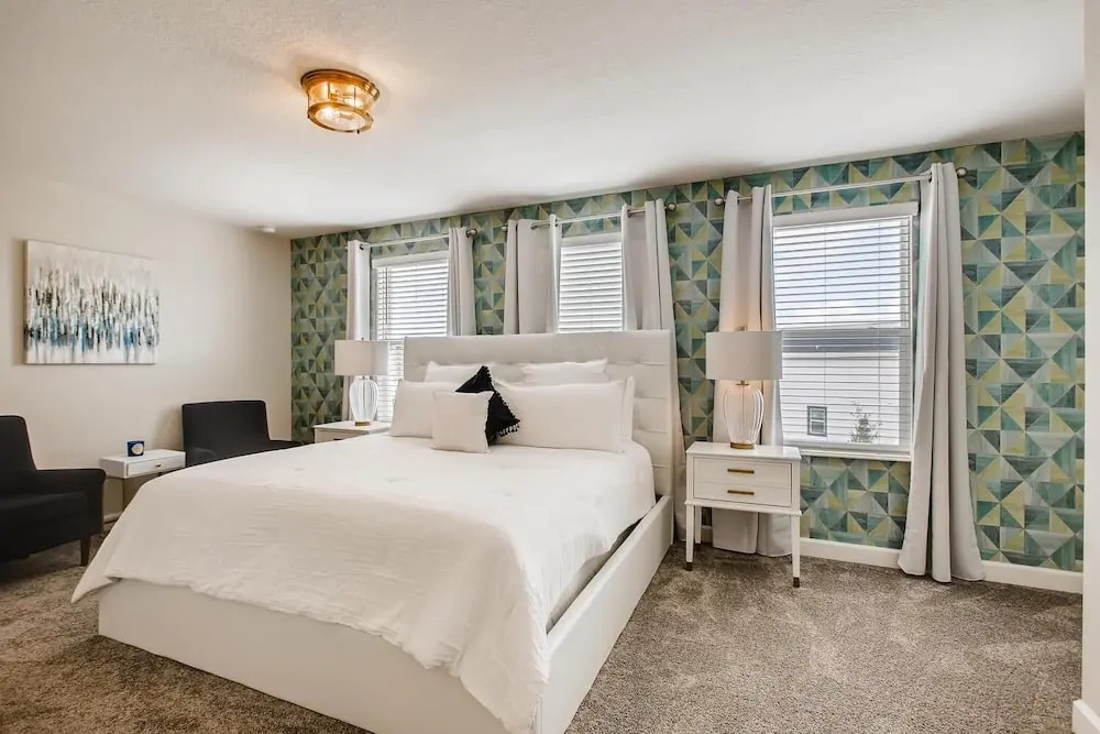 8908 CC - 5BR Luxury Home: Private Pool