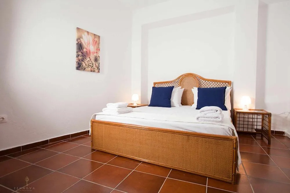 Zennova 31 Kallithea Blue Paradise