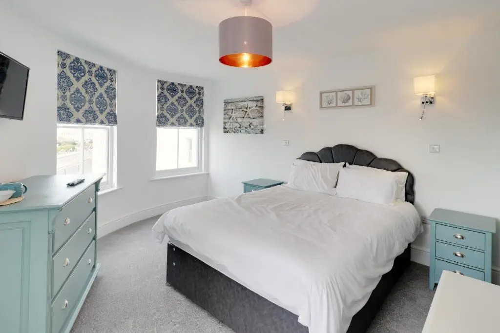 Master accommodation suite 7 sea view