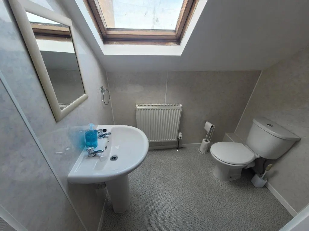 Large 5 bed town-centre home close to the beach, sleeps 9