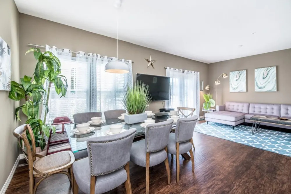 Lucaya Village - 8951 Shine Drive