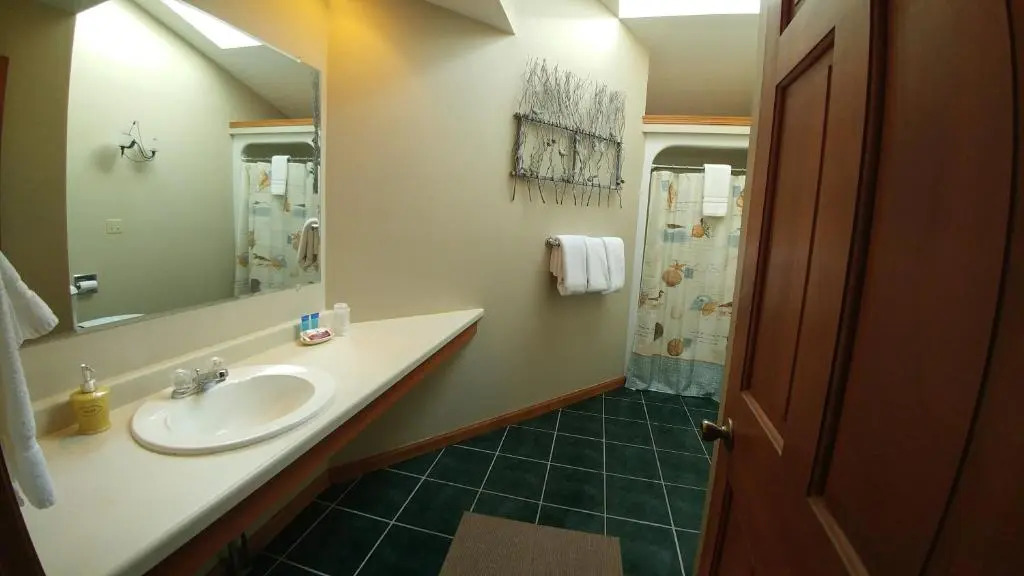 Snug Harbor Inn