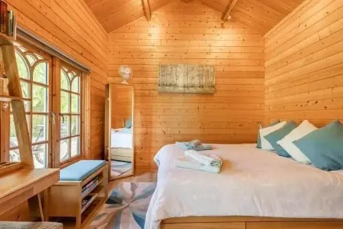 Violet Lodge