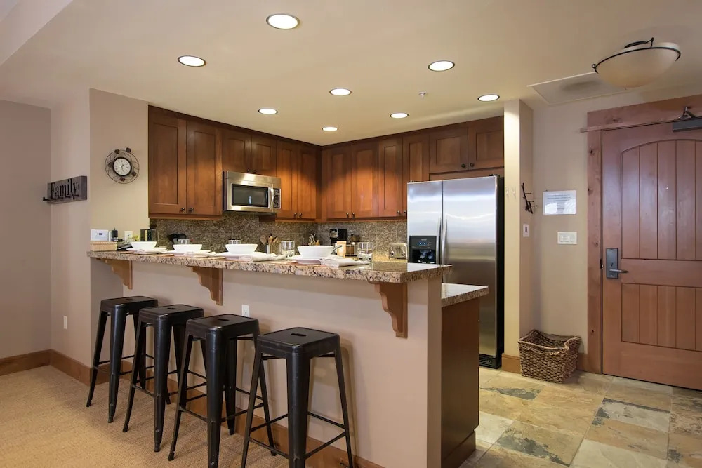 Catamount Condo #306 2 Bedrooms 2.5 Bathrooms Condo