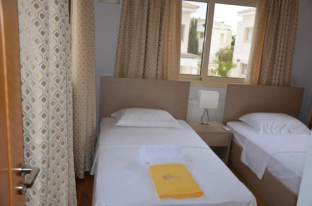 Anthorina Villa 13