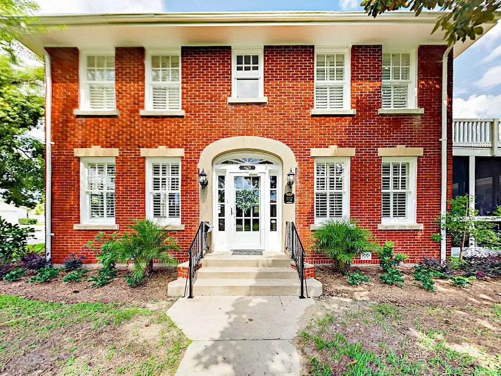 4628 Woodrow Home 3 Bedrooms 2.5 Bathrooms Home