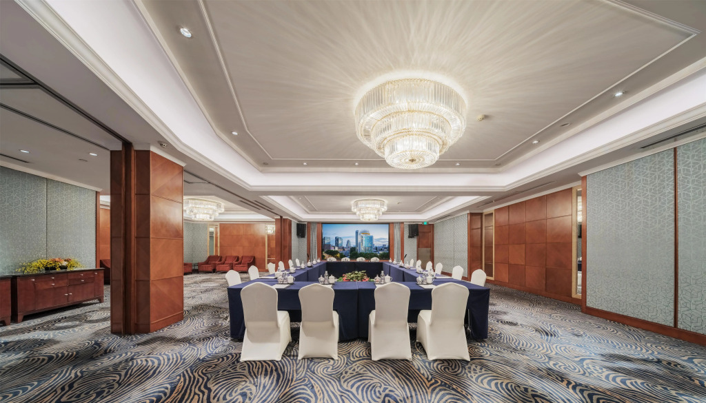 Lakeview Xuanwu Hotel