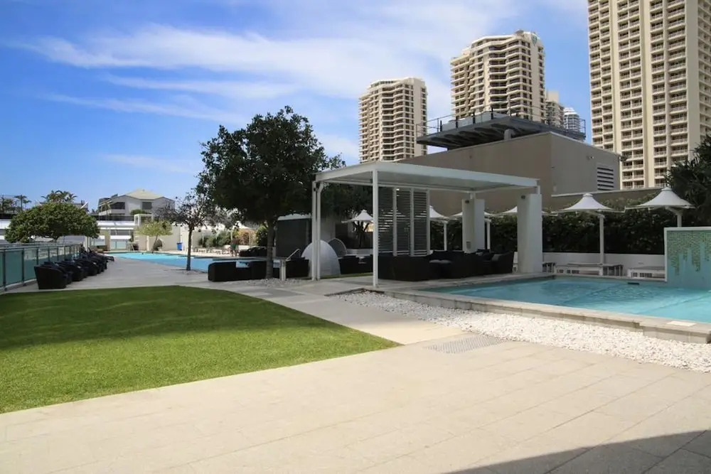 Pelicanstay Surfer Paradise Condo Hotel