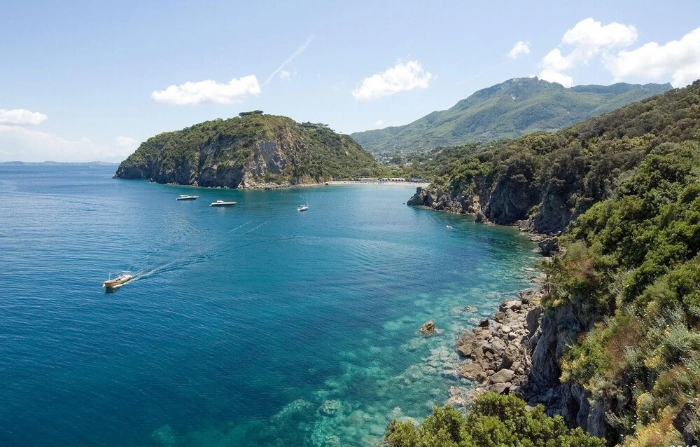 Nice Apartment in Ischia With 3 Bedrooms and Wifi