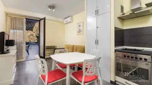 One-Bedroom Apartment in Cervar Porat
