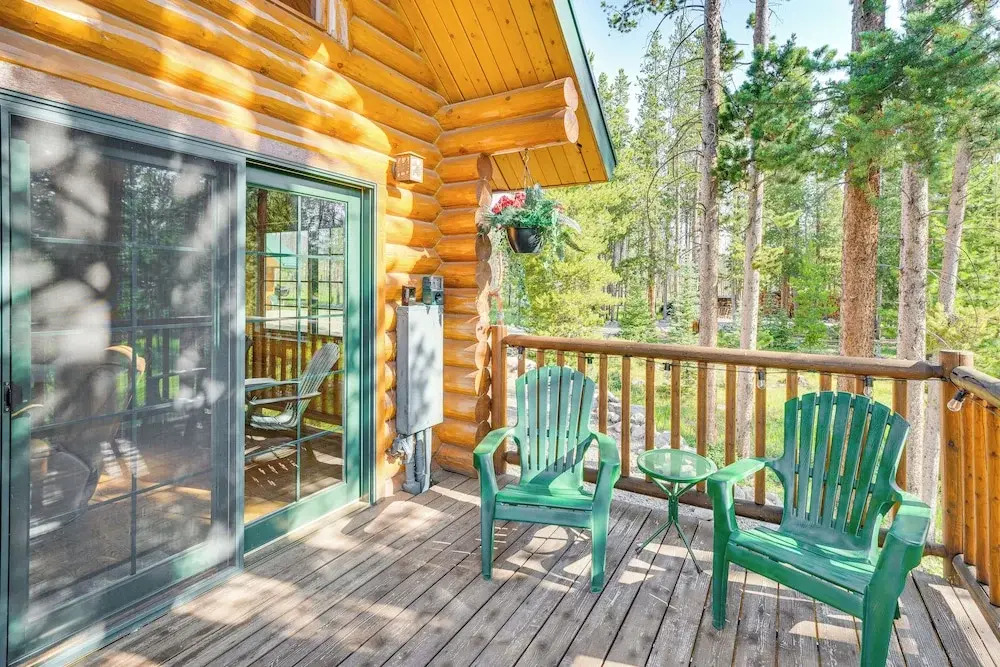 4 Mi to Rocky Mtn Nat'l Park: Cabin Near Town!