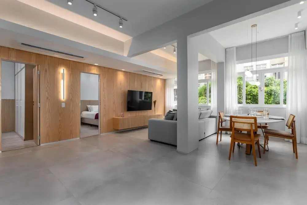Apr301 2 Bedroom Apartment in Ipanema Modern and Well Located