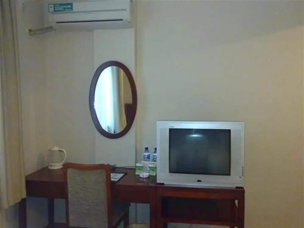 GreenTree Inn Chengdu Kuanzhai Alley RenMin Park Hotel