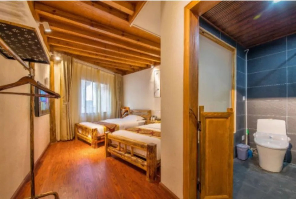Yilanfenghua Hostel