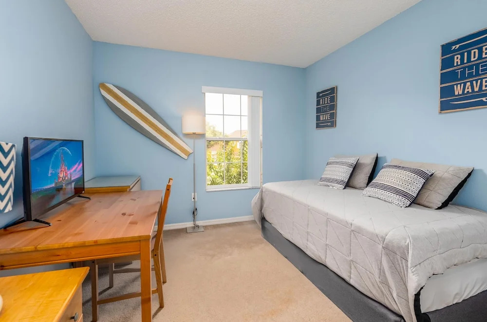 952lb 3 Bedroom Townhouse