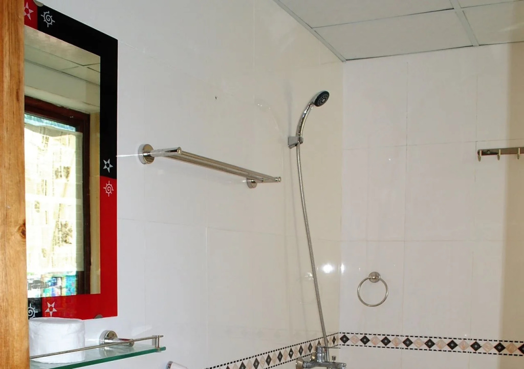 Ho Nui Dinh Hotel