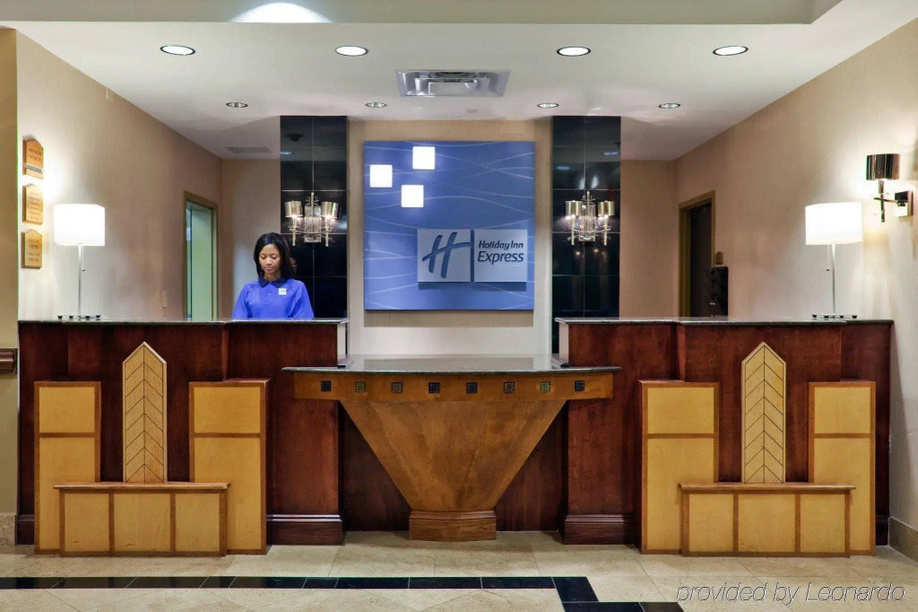 Holiday Inn Express Hotel & Suites Birmingham - Inverness 280 by IHG