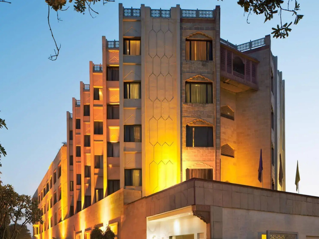 Mani Ram Palace Hotel & Restaurant
