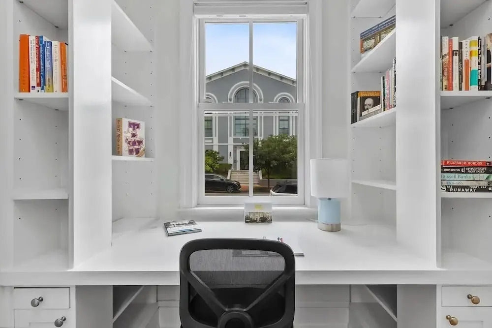 Historic Modern Capitol Hill 2-br Row Home