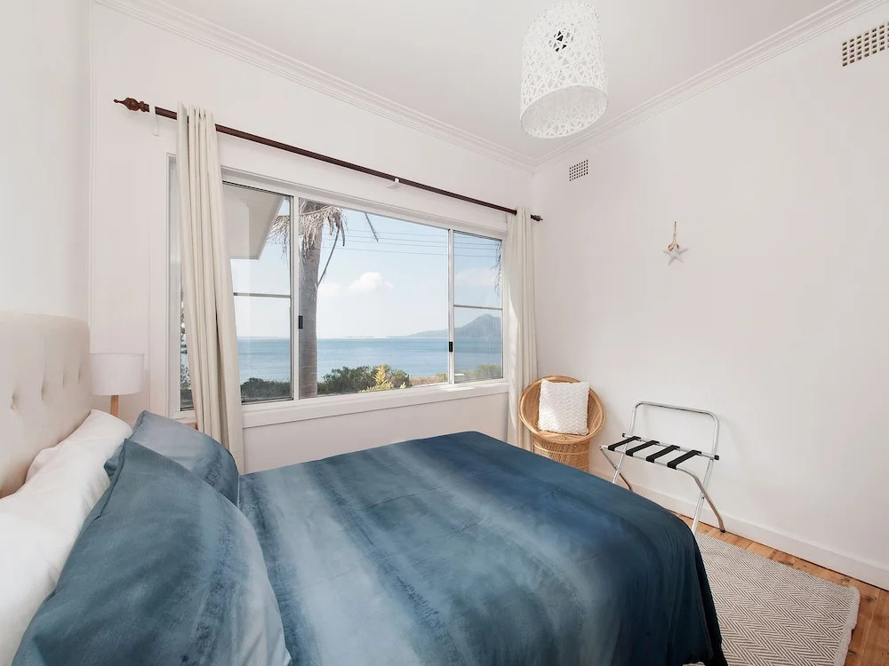 Sand Beach House - breathtaking view, and amazing position directly opposite the beach!