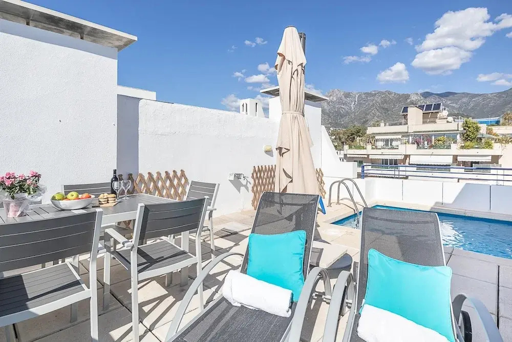 Marbella Pool House Ph24 on sea Shore