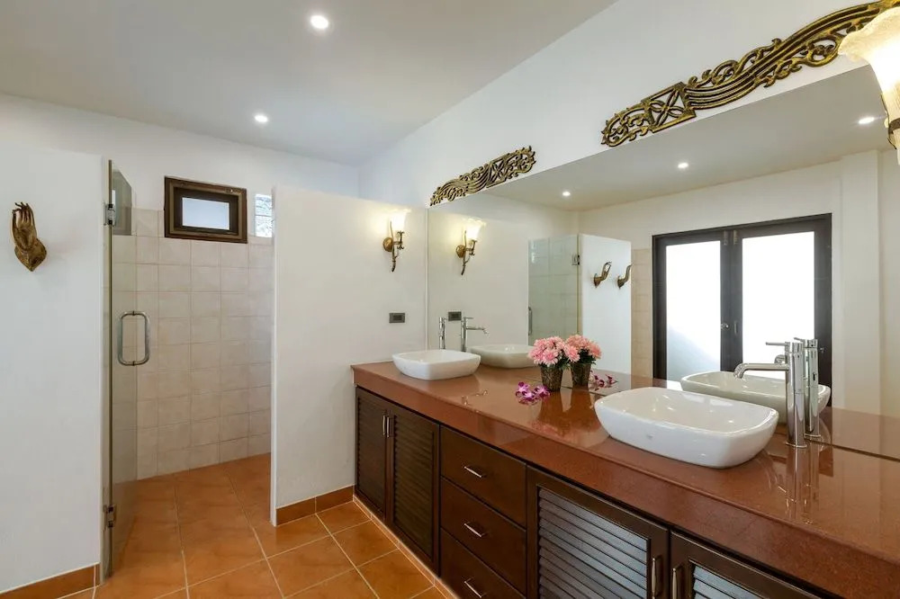 Grand Pool Villa