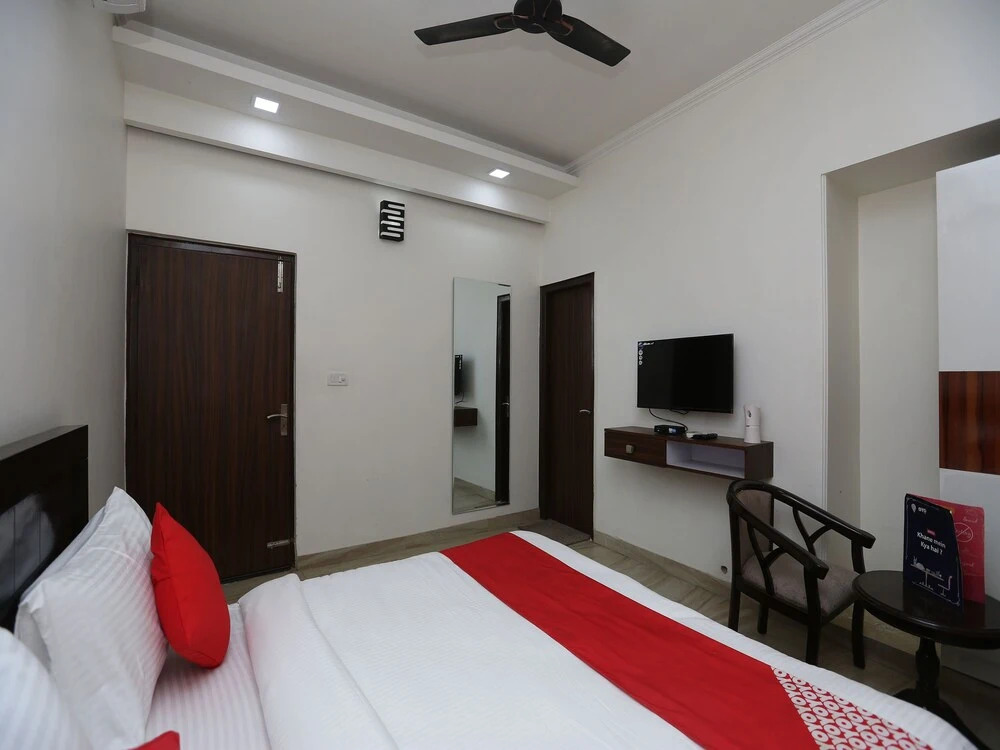 OYO 15907 The Destiny Inn