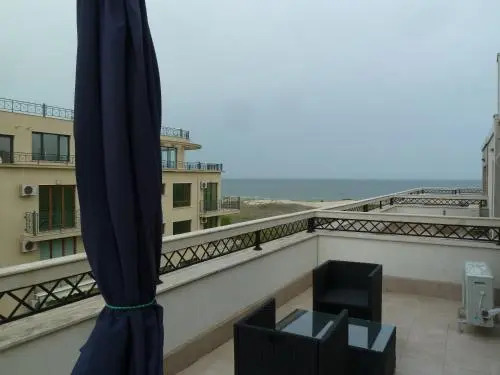 Golden Dunes Primorsko Apartments
