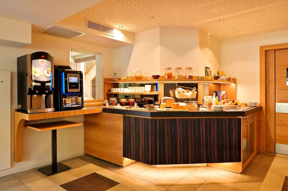 HOTEL SAINT ROCH