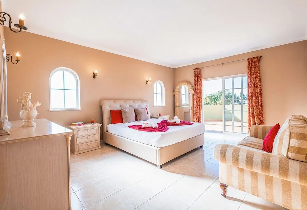 Villa San Juan - Refúgio tranquilo com piscina aquecível e jardim em Carvoeiro