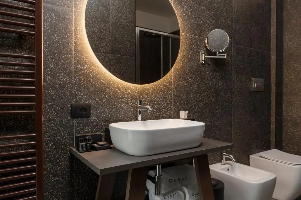 Coast Hotel & Spa