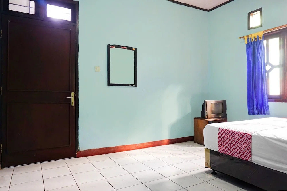OYO 92997 Villa Hj Karnadi