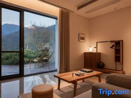 Trip.com Group Country Retreats (Mount Emei Yixi-Qingyin Joint Resort)