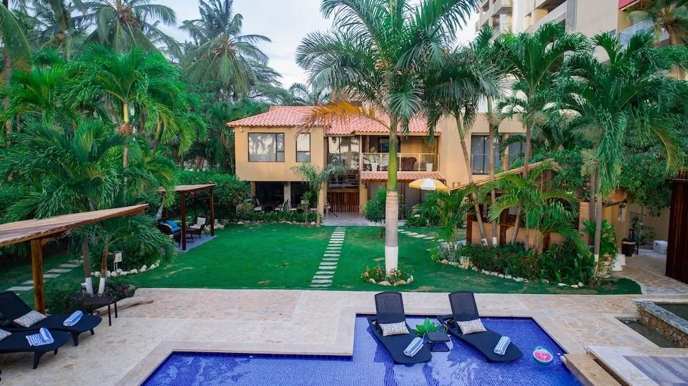 Casa Verano Beach Hotel