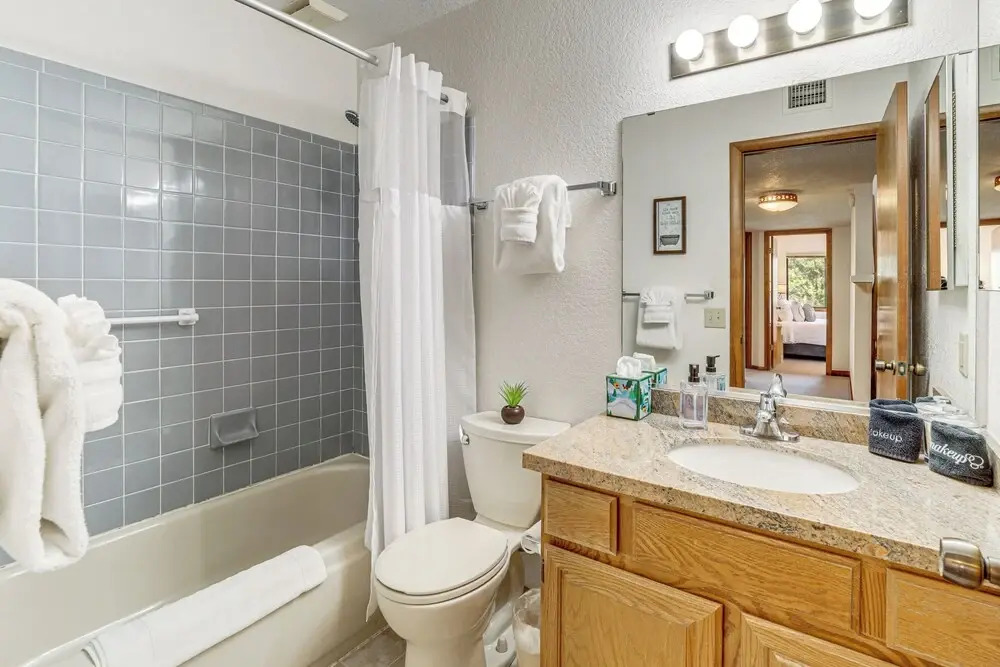 2 Mi to Uptown Sedona: Home w/ Hot Tub & Fire Pit!