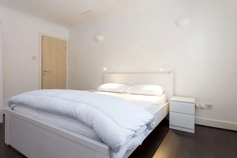 1 Bedroom Flat with Free WiFi - East London