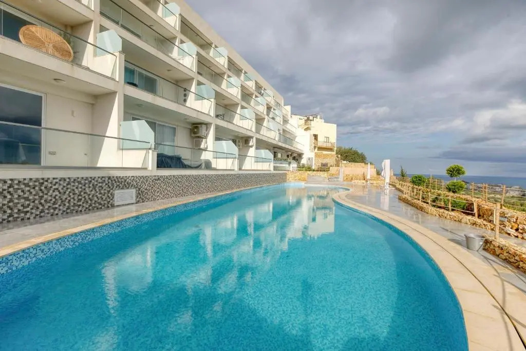 Stunning Apartment With Pool-hosted by Sweetstay