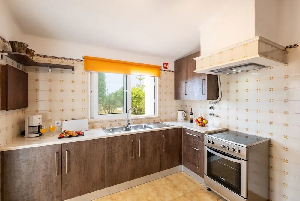 Villa Sunshine - Escapadinha tranquila com piscina e BBQ em Armação de Pêra