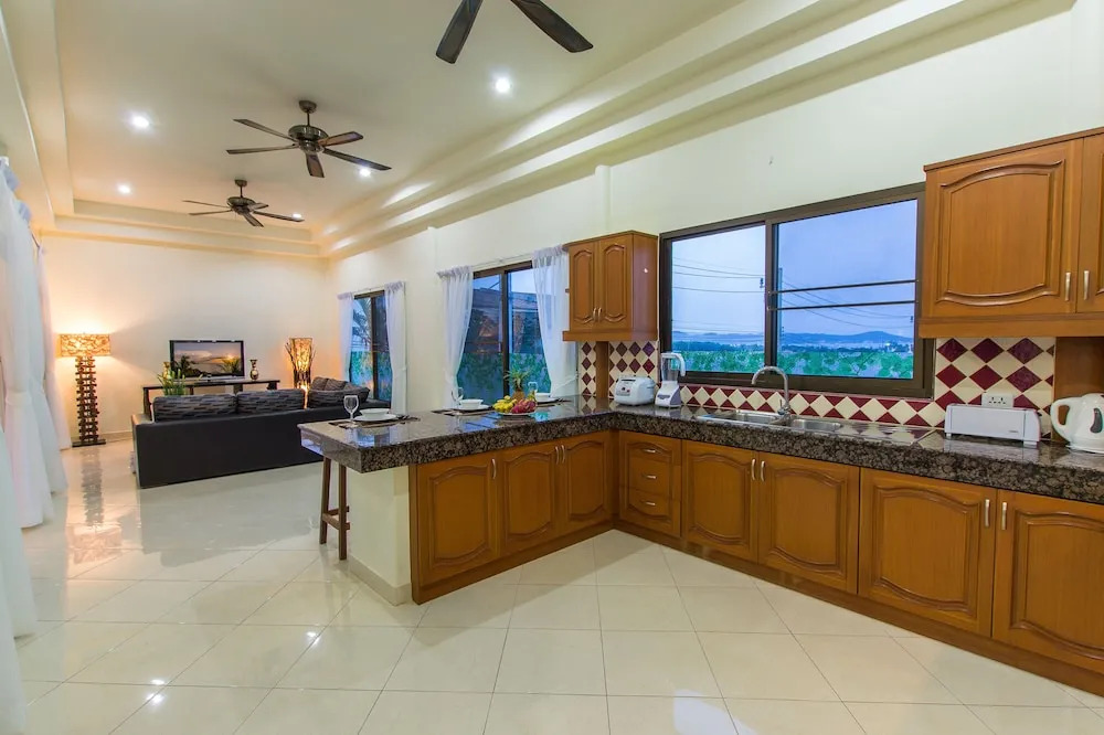 Seaview Tropical 3BR Pool Villa