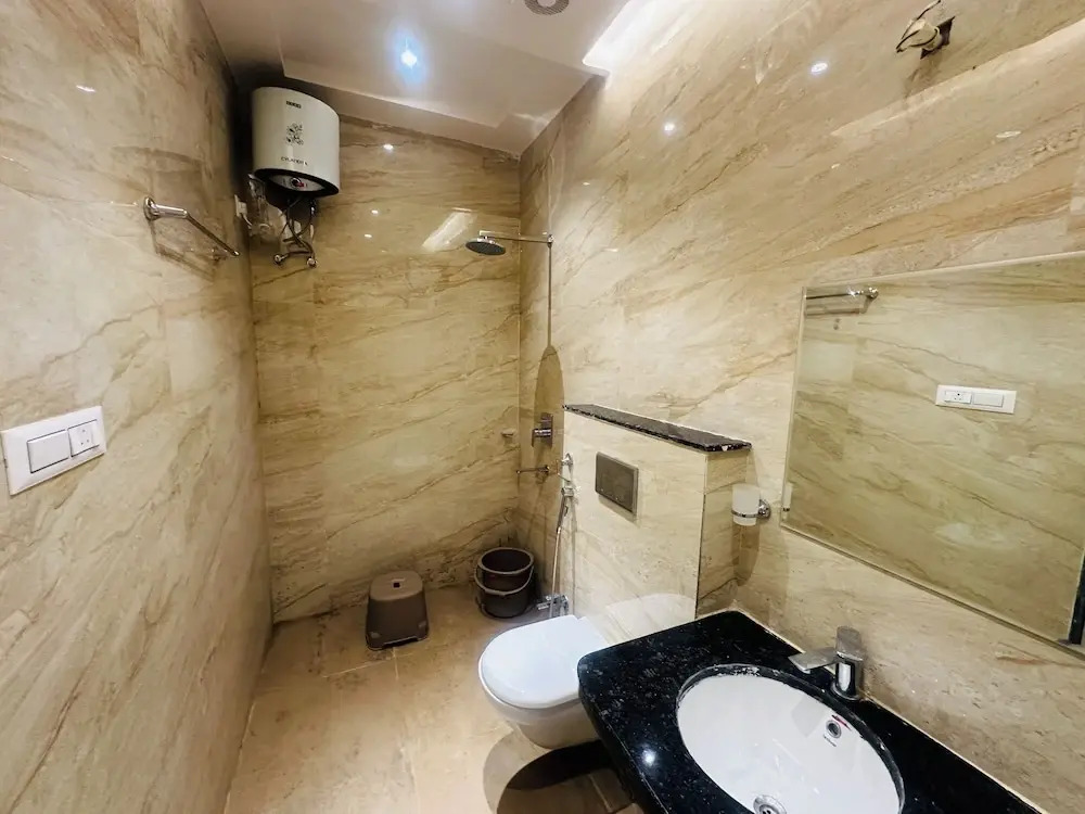 hotel deep palace