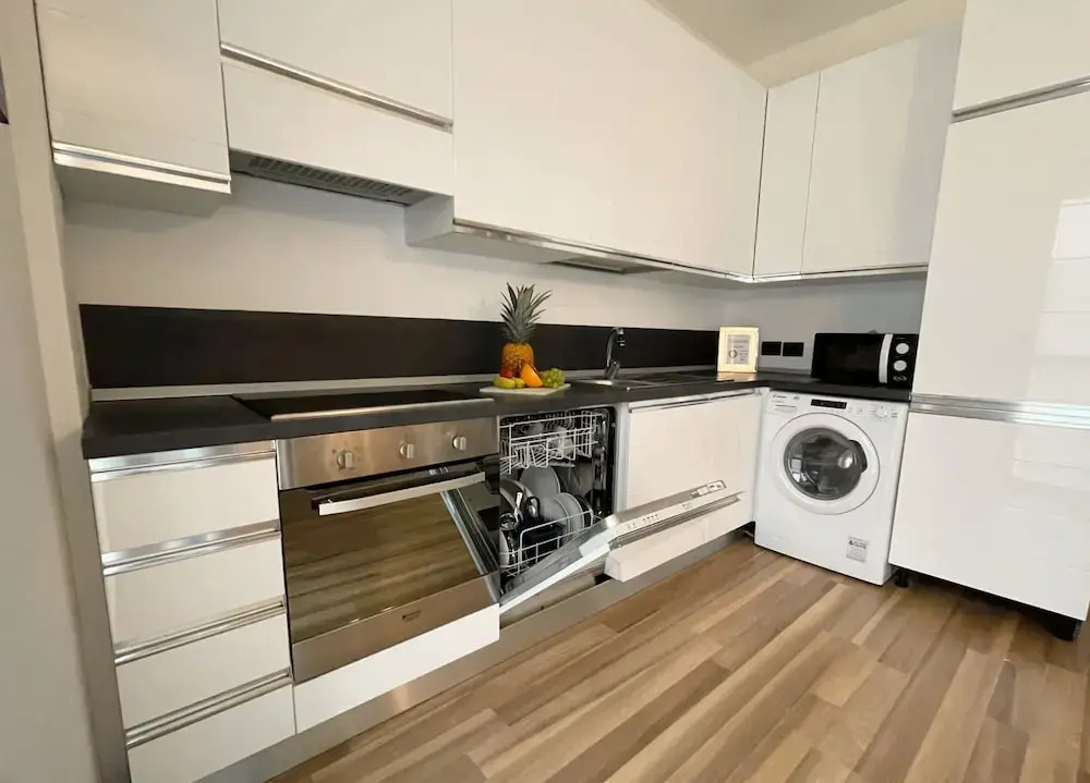 Chic Apt Near Piazza Duomo, Milan