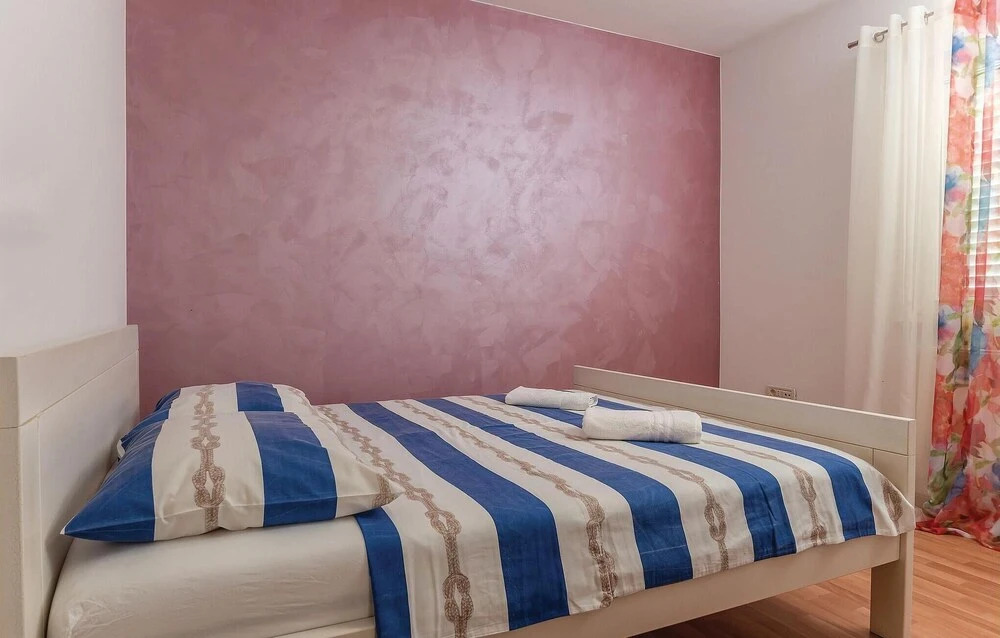 Nice Home in Kastel Novi With Sauna, Wifi and 8 Bedrooms