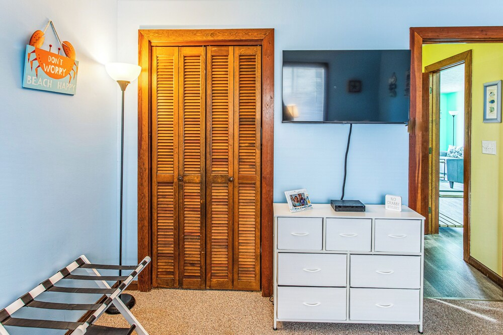 Walk to Ocean: Condo w/ 3 Pools in Myrtle Beach