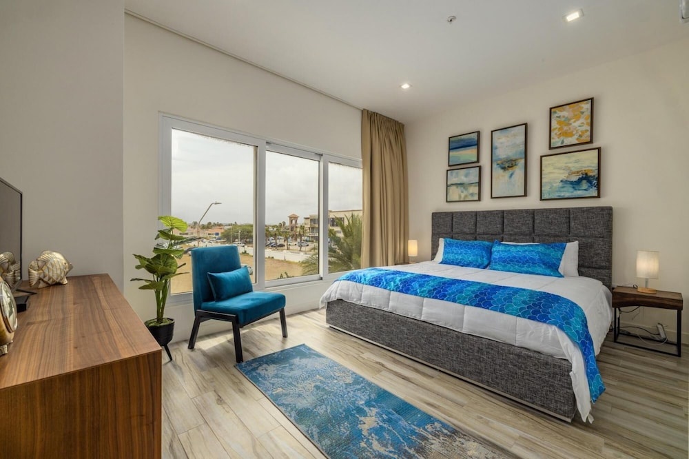 NEW 2BR Condo in of Palm Beach Walk 2 Beach
