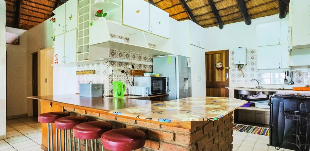 Impala Niezel Lodge & Guest House