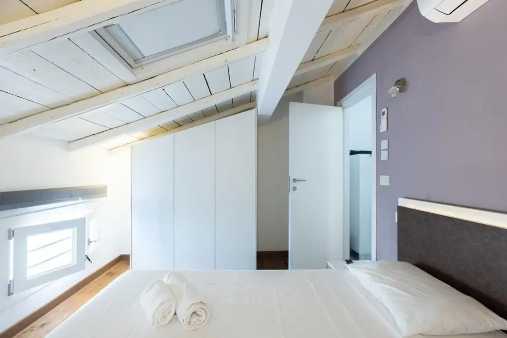 Asinelli in Bologna with 1 bedrooms and 1 bathrooms