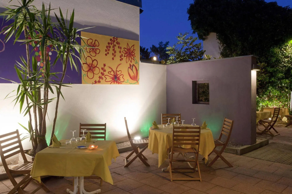 Logis Hôtel Restaurant La Palette